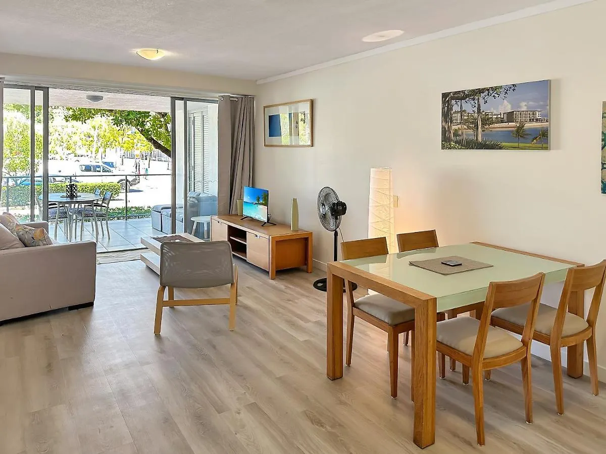 Blue On Blue Large One Bedroom Apartment, Steps From Ferry, Amazing Pool, Wifi Nelly Bay